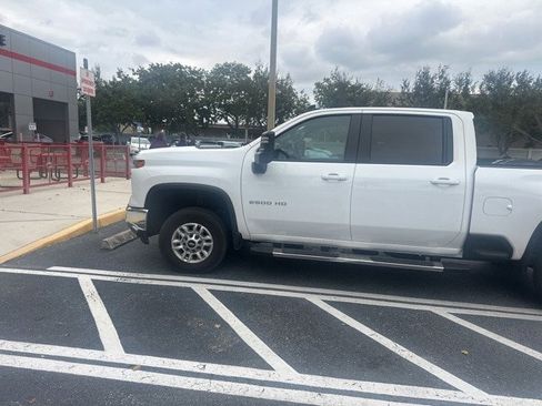 Used 2025 Chevrolet Silverado 2500 LT w/ Convenience Package image 10