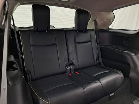 Used 2019 INFINITI QX60 Luxe w/ Essential Package image 34