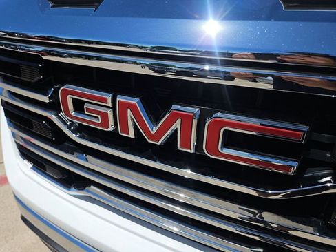 Used 2025 GMC Sierra 1500 SLT image 29