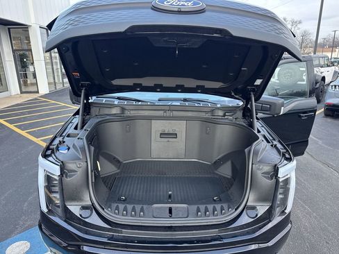 Used 2025 Ford F150 Lightning Flash image 18
