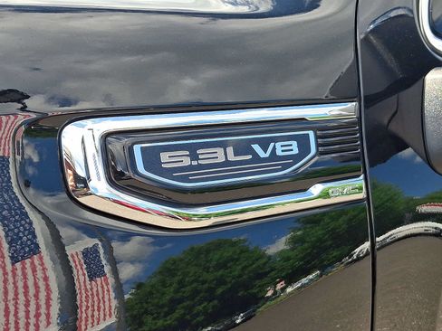 Used 2023 GMC Sierra 1500 SLT w/ SLT Premium Plus Package AWD/4WD image 36