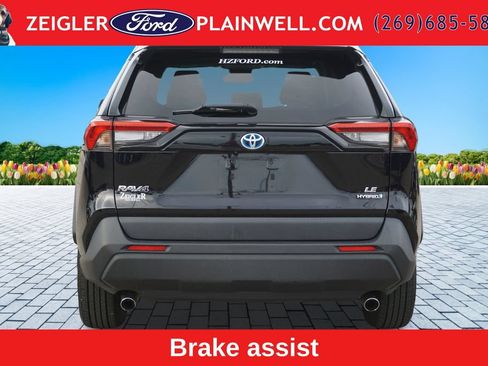 Used 2023 Toyota RAV4 LE AWD/4WD image 4