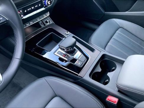 Used 2023 Audi Q5 2.0T Premium w/ Convenience Package image 16