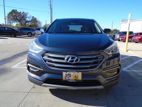 Used 2017 Hyundai Santa Fe Sport image 2
