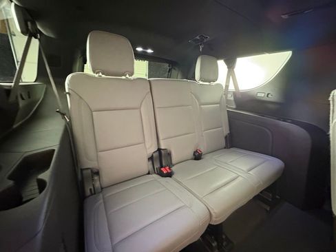 Used 2022 Chevrolet Suburban LT w/ LT Signature Package AWD/4WD image 56
