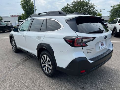 Certified 2025 Subaru Outback Premium AWD/4WD image 5