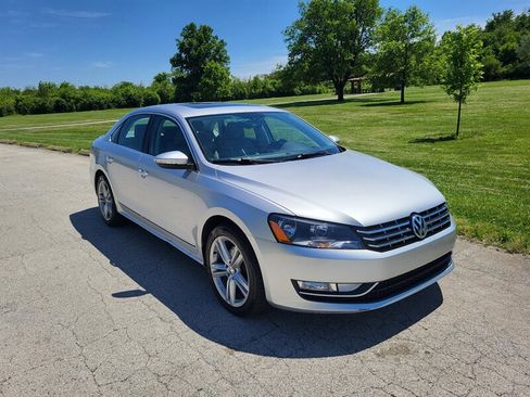Used 2012 Volkswagen Passat 3.6 SEL Premium FWD image 5
