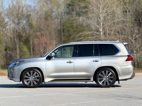 Used 2018 Lexus LX 570 4WD w/ Luxury Package image 8