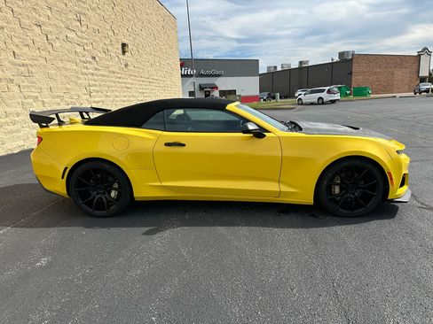Used 2017 Chevrolet Camaro SS image 24