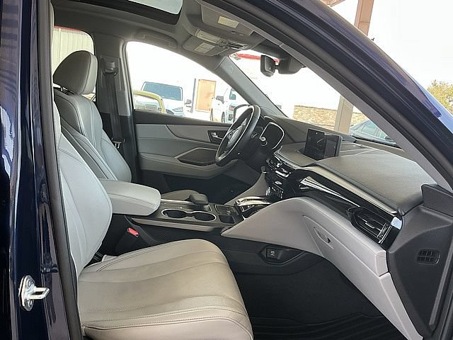 Used 2023 Acura MDX w/ Technology Package FWD image 11