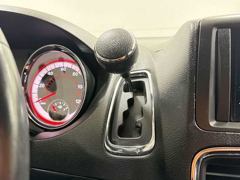 Used 2017 Dodge Grand Caravan SE FWD image 20