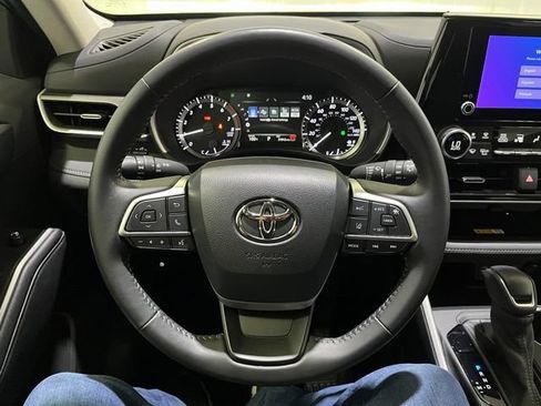 Certified 2024 Toyota Highlander XLE AWD/4WD image 20
