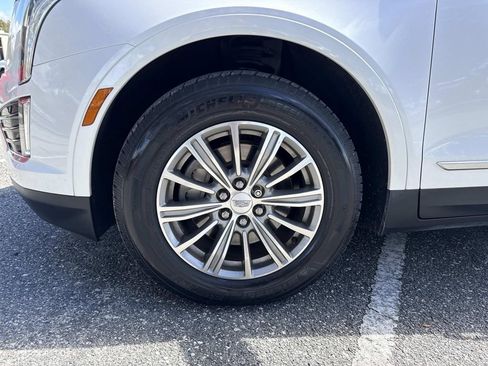 Used 2017 Cadillac XT5 Luxury w/ Driver Awareness Package image 10