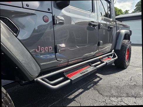 Used 2023 Jeep Gladiator Rubicon w/ LED Lighting Group AWD/4WD image 14