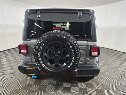 Used 2023 Jeep Wrangler Unlimited w/ Convenience Group AWD/4WD image 4