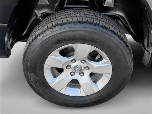 Used 2022 RAM 1500 Big Horn AWD/4WD image 9