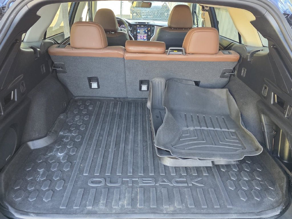 Used 2022 Subaru Outback Touring AWD/4WD image 14
