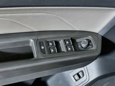 Used 2022 Volkswagen Atlas SEL Premium AWD/4WD image 17