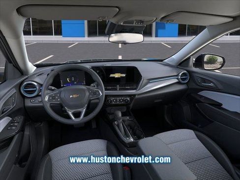 New 2026 Chevrolet Trax LT w/ LT Convenience Package FWD image 15