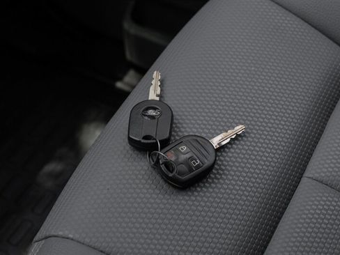 Used 2015 Ford F550 4x4 Regular Cab Super Duty image 40