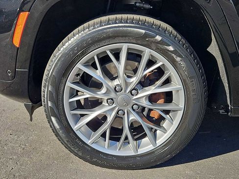 Used 2022 Jeep Grand Cherokee Summit w/ Luxury Tech Group V image 14