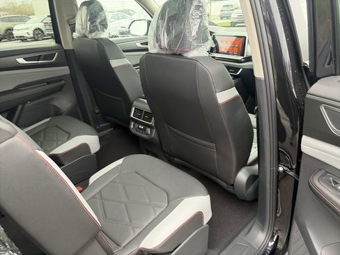 New 2026 Volkswagen Atlas Peak Edition AWD/4WD image 24