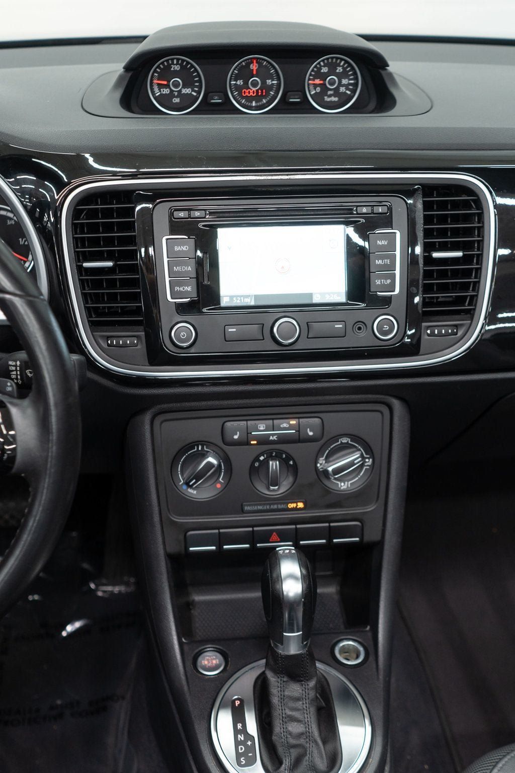 Used 2013 Volkswagen Beetle TDI FWD image 21