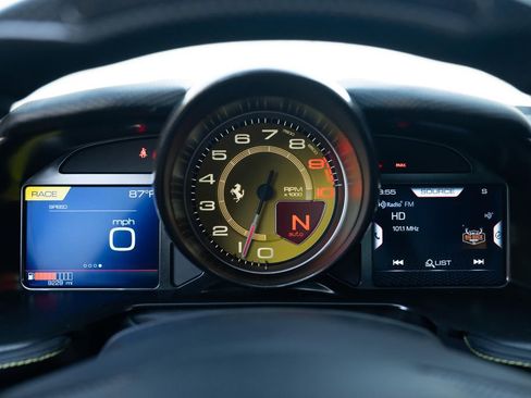 Used 2020 Ferrari 812 Superfast RWD image 38