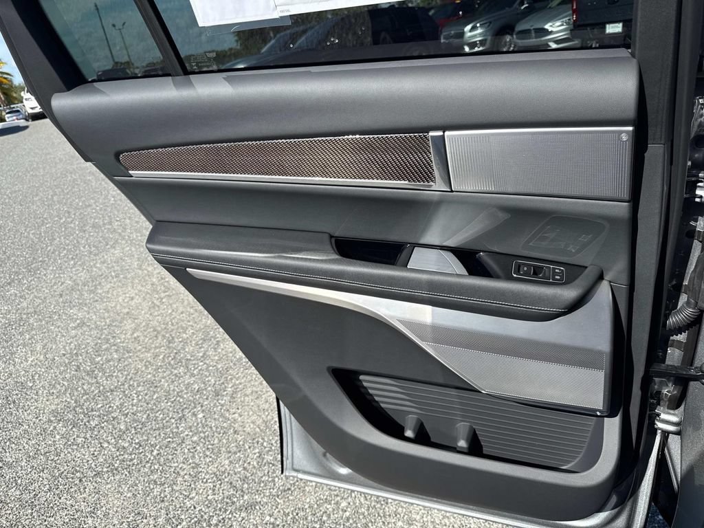 New 2026 Cadillac Vistiq Sport w/ LPO, Floor Liner Package AWD/4WD image 13