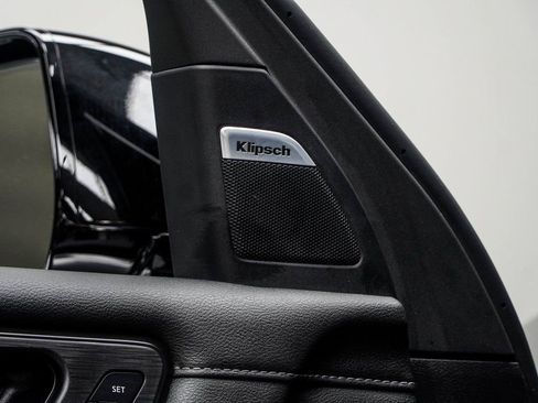 Used 2025 Nissan Armada Platinum image 36