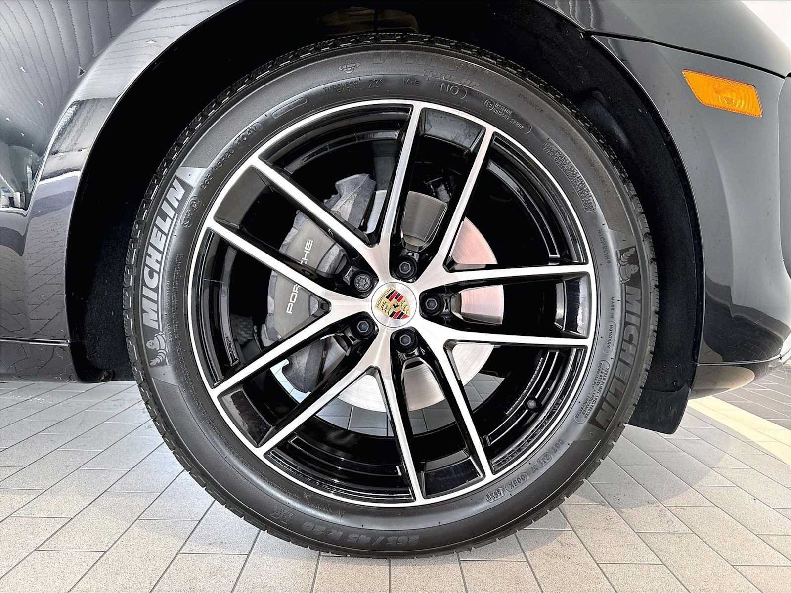 Used 2026 Porsche Macan Turbo AWD/4WD image 15