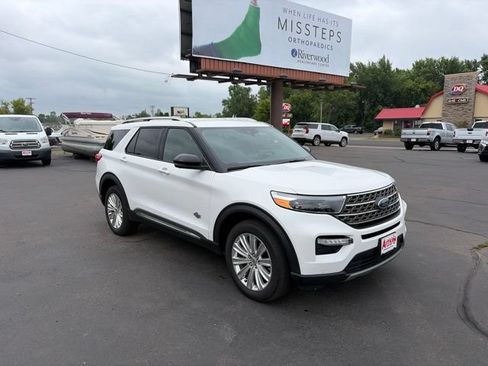 Used 2022 Ford Explorer King Ranch w/ Premium Technology Package AWD/4WD image 3