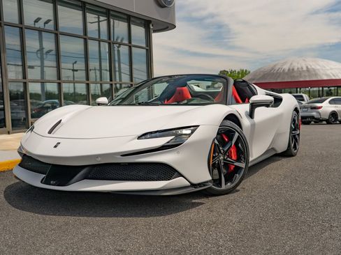 Used 2024 Ferrari SF90 Spider AWD/4WD image 3