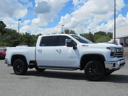 Used 2025 Chevrolet Silverado 2500 LTZ w/ LTZ Convenience Package image 2