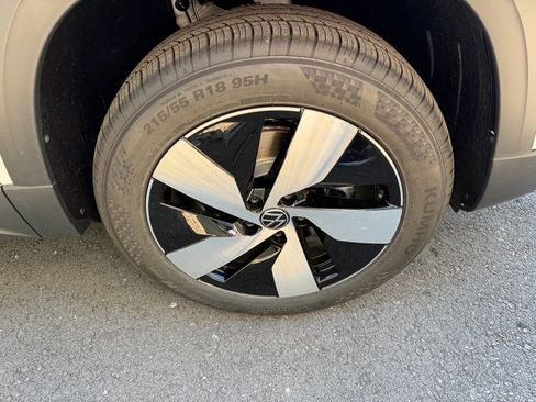 New 2025 Volkswagen Taos S image 9