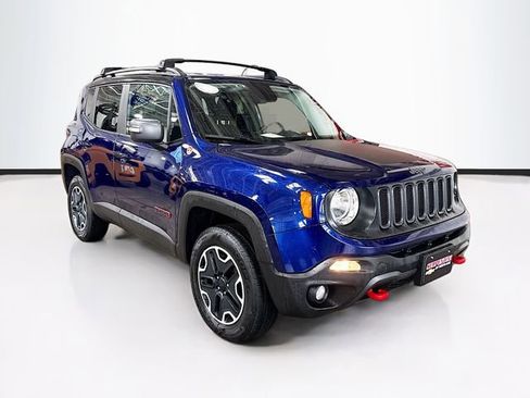 Used 2016 Jeep Renegade Trailhawk AWD/4WD image 3