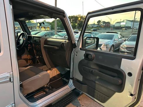 Used 2007 Jeep Wrangler Unlimited X RWD image 25