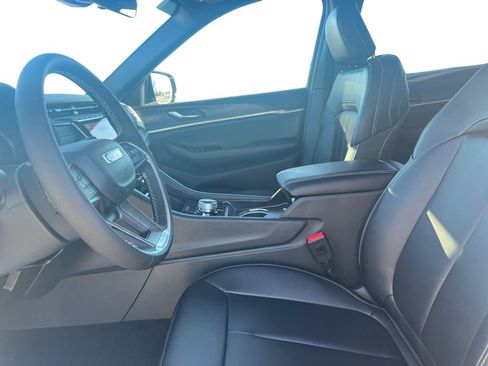 New 2025 Jeep Grand Cherokee L Limited image 19