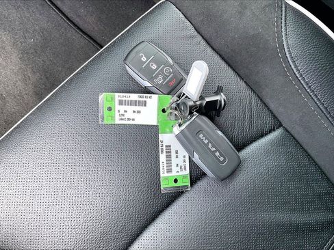 New 2026 RAM 2500 Laramie AWD/4WD image 33