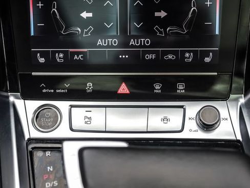 Used 2022 Audi e-tron Premium Plus AWD/4WD image 41