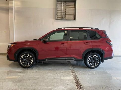 Used 2025 Subaru Forester Limited AWD/4WD image 10