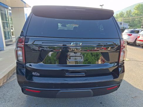 Used 2023 Chevrolet Suburban Z71 w/ Luxury Package AWD/4WD image 5