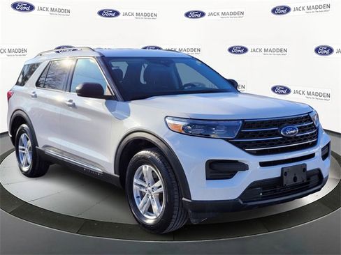 Certified 2022 Ford Explorer XLT image 7