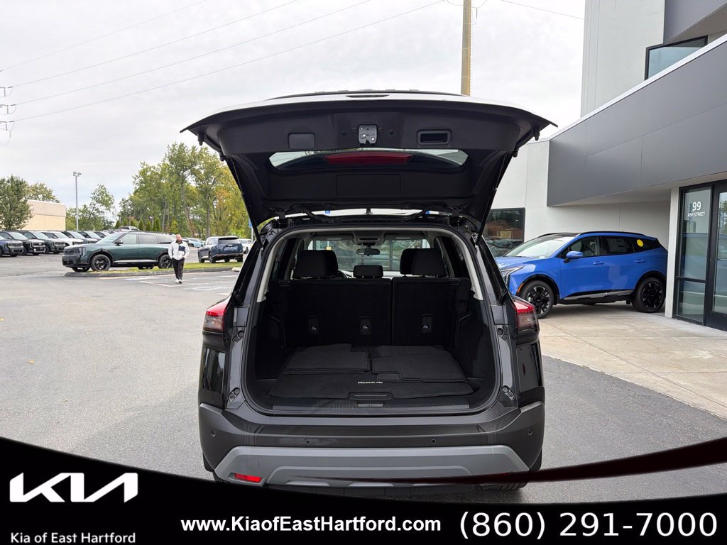Used 2023 Nissan Rogue S AWD/4WD image 15