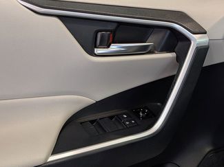 Used 2019 Toyota RAV4 XLE video 2