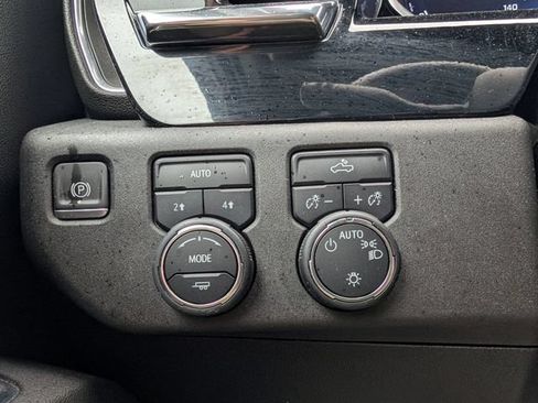 Used 2023 Chevrolet Silverado 1500 LT AWD/4WD image 20