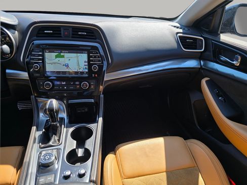Used 2016 Nissan Maxima SR FWD image 4