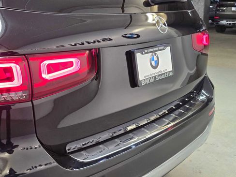 Used 2023 Mercedes-Benz GLB 250 GLB 250 w/ Premium Package image 43