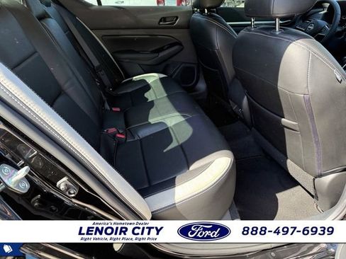 Used 2023 Nissan Altima 2.5 SV w/ SV Premium Package AWD/4WD image 11