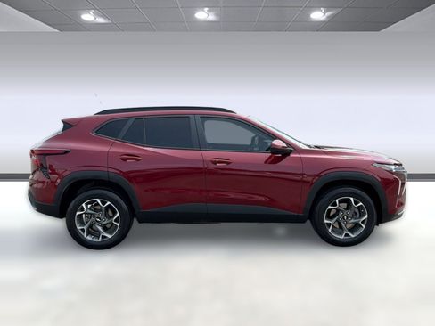 Certified 2024 Chevrolet Trax LT w/ Driver Confidence Package FWD image 7